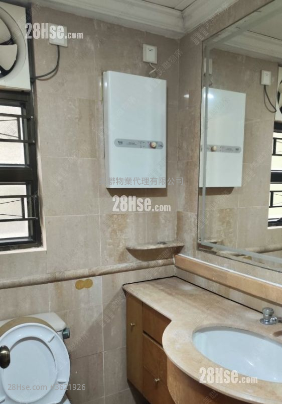 浴室: 大埔宝马山 租盘 3 房 , 3 浴室 915 平方尺 ( 85.0 平方米 ) 浴室: 大埔宝马山 租盘 3 房 , 3 浴室 915 平方尺 ( 85.0 平方米 )