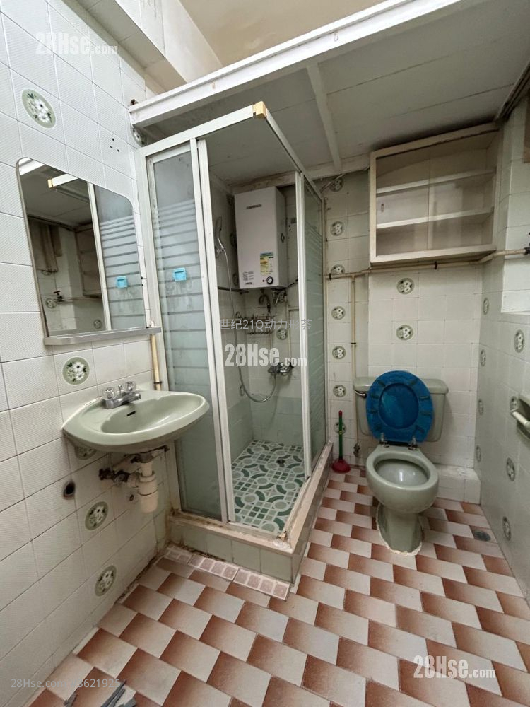 乐群大厦 售盘 2 房 , 1 浴室 412 平方尺 ( 38.3 平方米 ) 乐群大厦 售盘 2 房 , 1 浴室 412 平方尺 ( 38.3 平方米 )