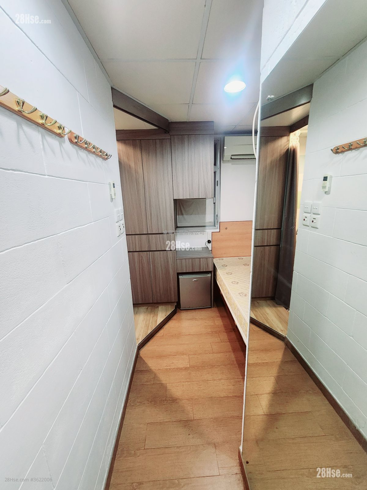 单幢楼房 租盘 120 平方尺 ( 11.1 平方米 ) 单幢楼房 租盘 120 平方尺 ( 11.1 平方米 )