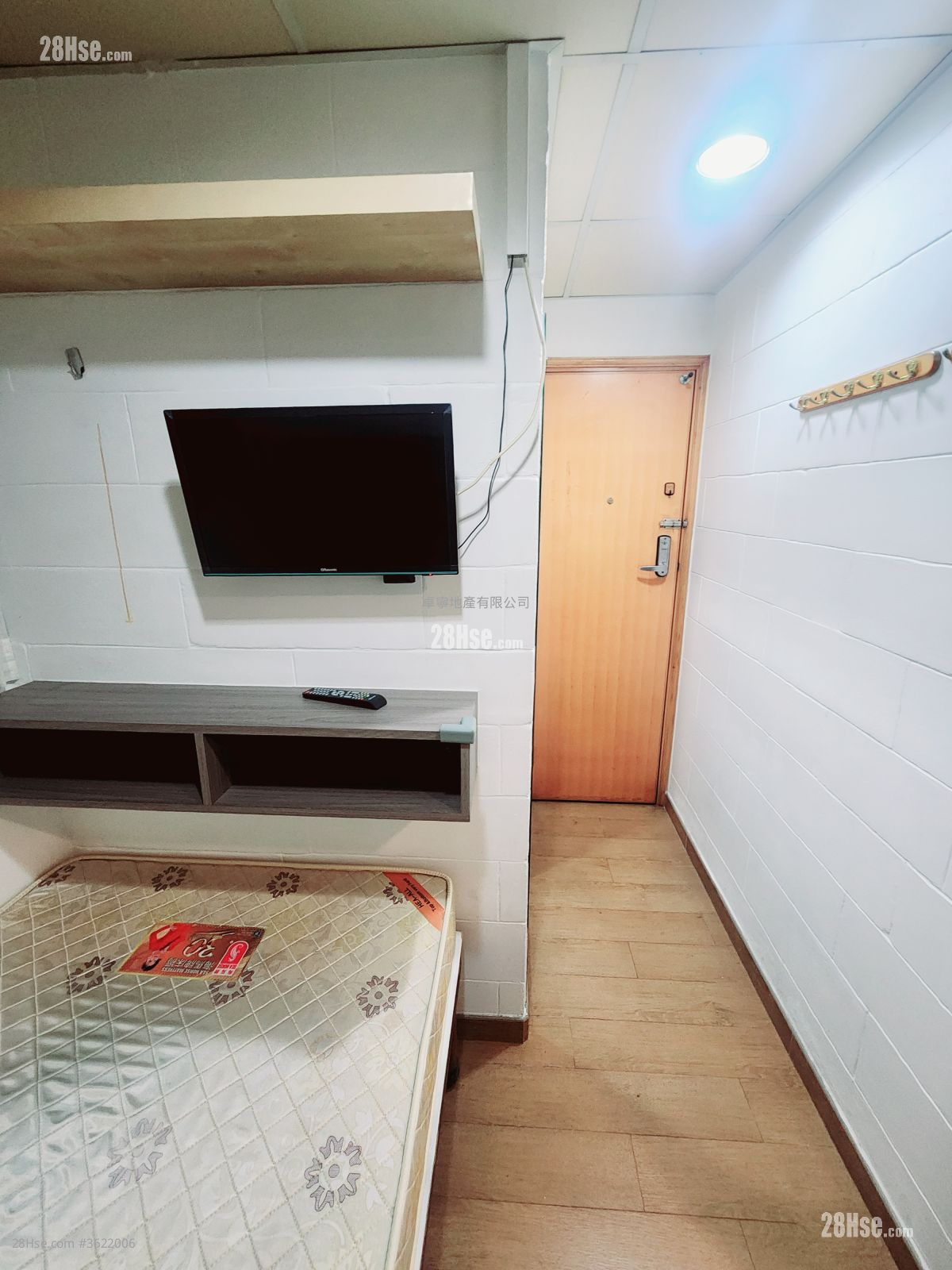 单幢楼房 租盘 120 平方尺 ( 11.1 平方米 ) 单幢楼房 租盘 120 平方尺 ( 11.1 平方米 )