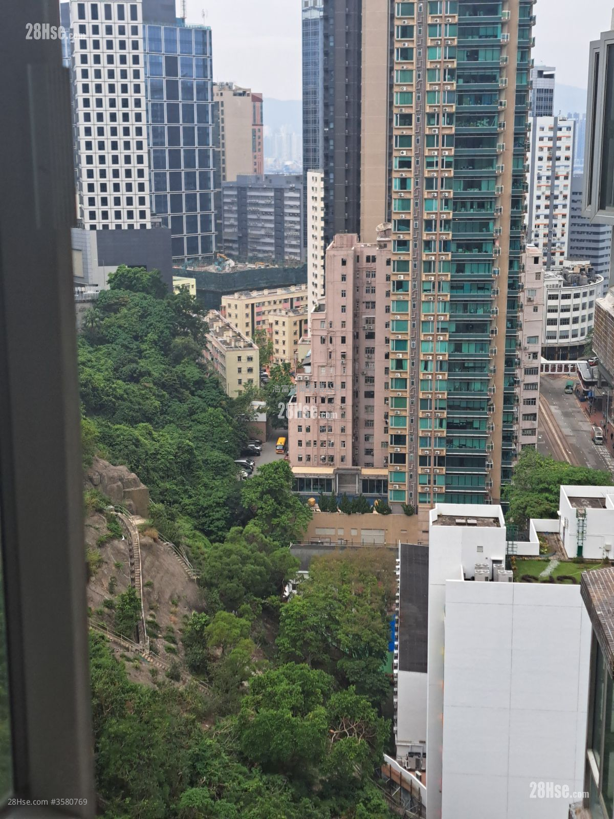 Wah Shun Gardens Rental 2 Bedrooms , 1 Bathroom 445 ft² ( 41.3 m² )