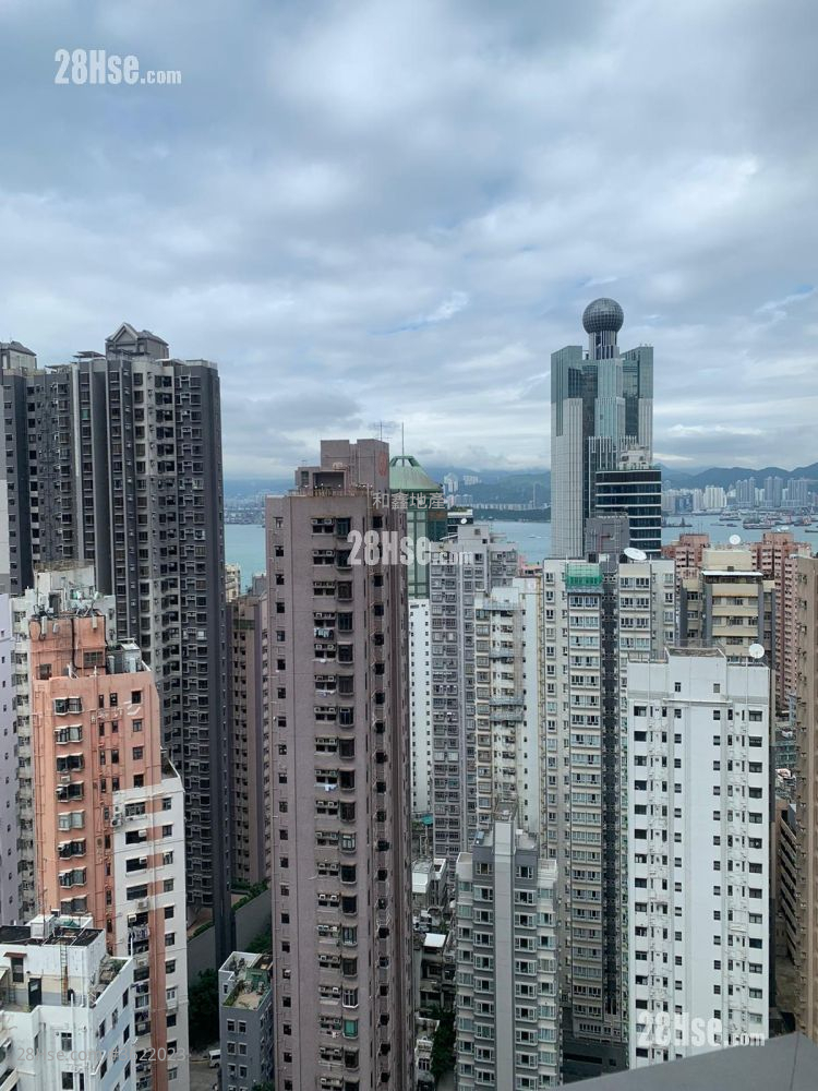 The Summa Rental 3 Bedrooms , 2 Bathrooms 954 ft² ( 88.6 m² ) The Summa Rental 3 Bedrooms , 2 Bathrooms 954 ft² ( 88.6 m² )