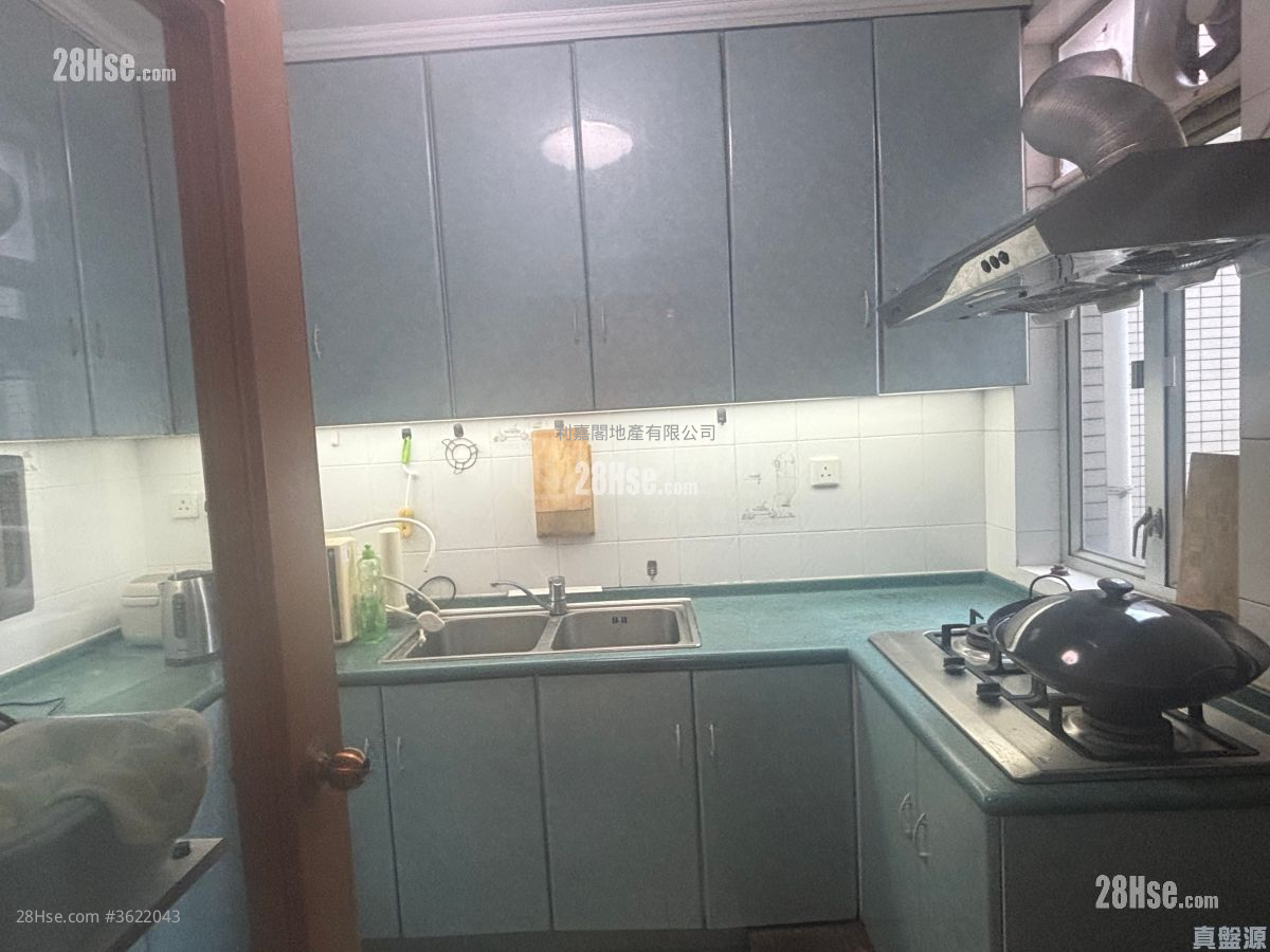 海峯园 售盘 2 房 , 1 浴室 616 平方尺 ( 57.2 平方米 ) 海峯园 售盘 2 房 , 1 浴室 616 平方尺 ( 57.2 平方米 )