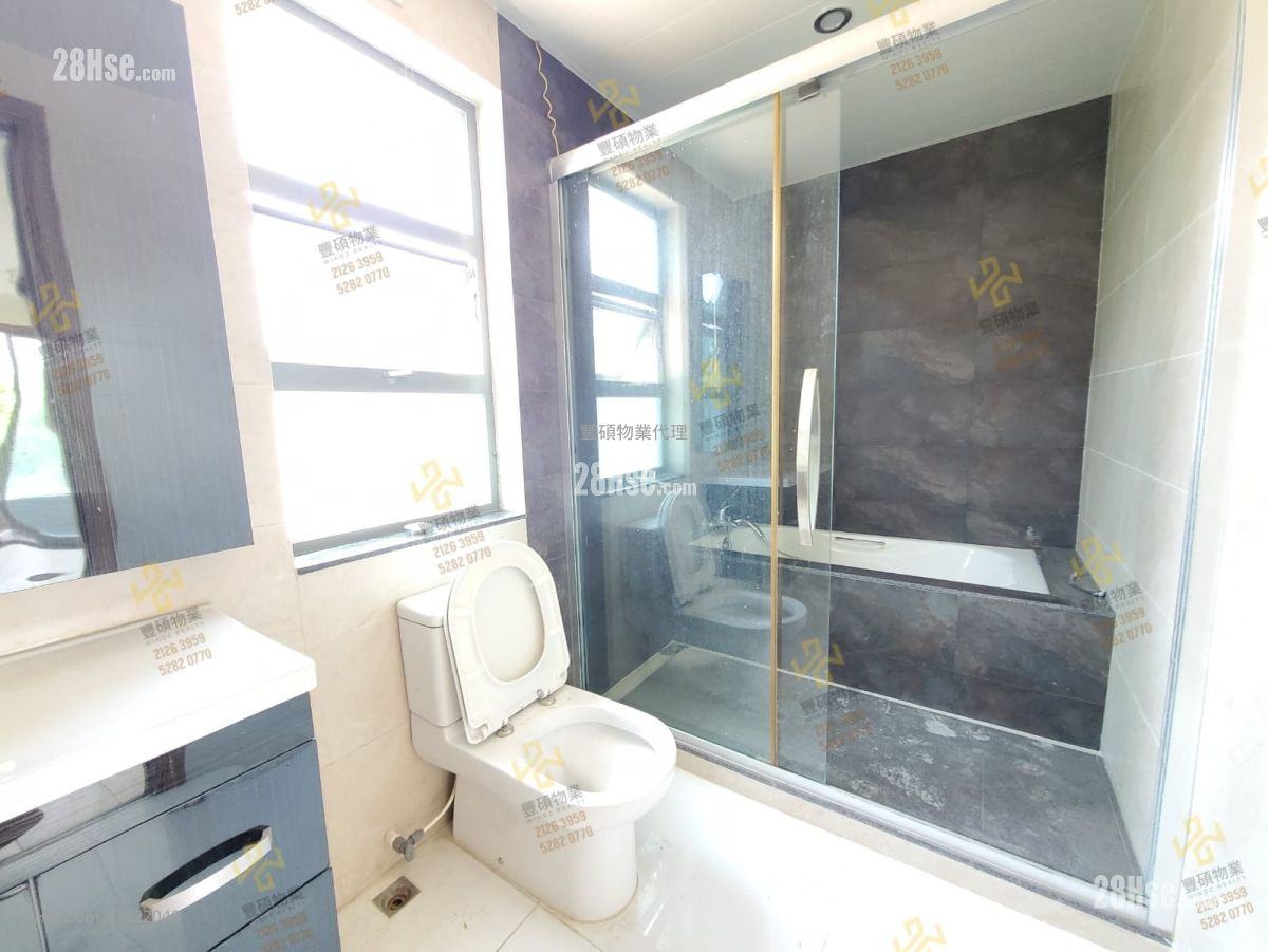 Village Rental 5+ Bedrooms , 4 Bathrooms Village Rental 5+ Bedrooms , 4 Bathrooms