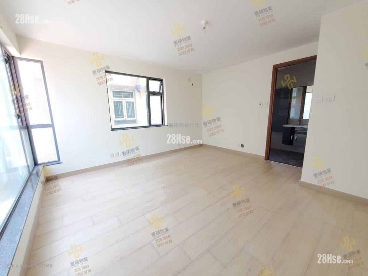 Village Rental 5+ Bedrooms , 4 Bathrooms Village Rental 5+ Bedrooms , 4 Bathrooms