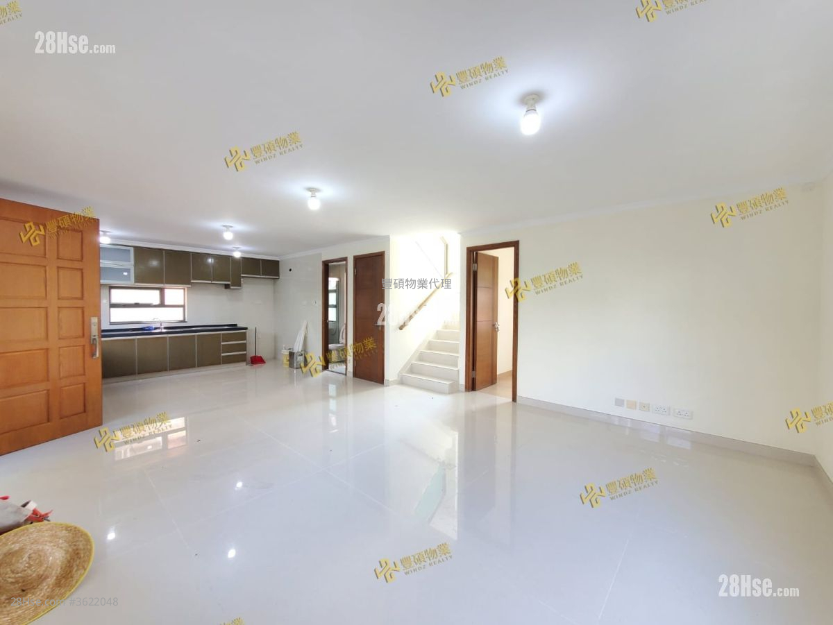 Village Rental 5+ Bedrooms , 4 Bathrooms Village Rental 5+ Bedrooms , 4 Bathrooms