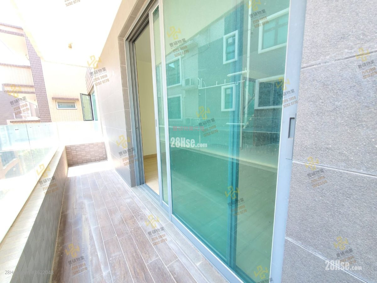 Village Rental 5+ Bedrooms , 4 Bathrooms Village Rental 5+ Bedrooms , 4 Bathrooms