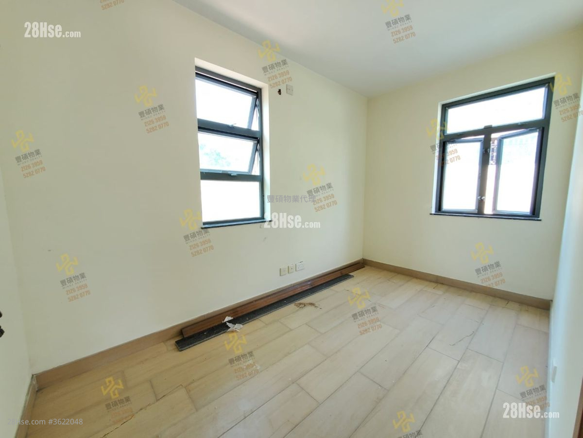 Village Rental 5+ Bedrooms , 4 Bathrooms Village Rental 5+ Bedrooms , 4 Bathrooms