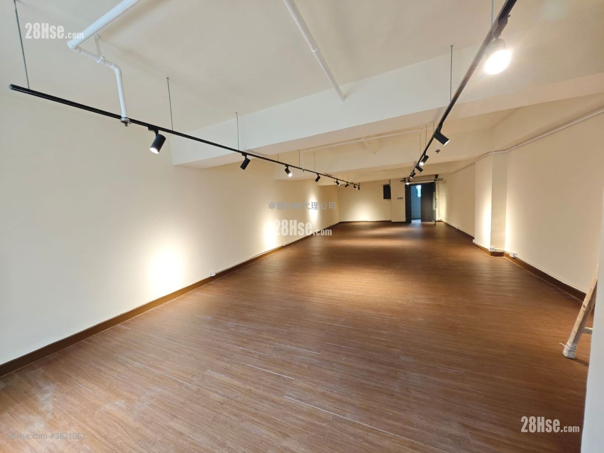 Siu Wai Industrial Centre Rental Studio , 1 Toilet 949 ft² ( 88.2 m² ) Siu Wai Industrial Centre Rental Studio , 1 Toilet 949 ft² ( 88.2 m² )