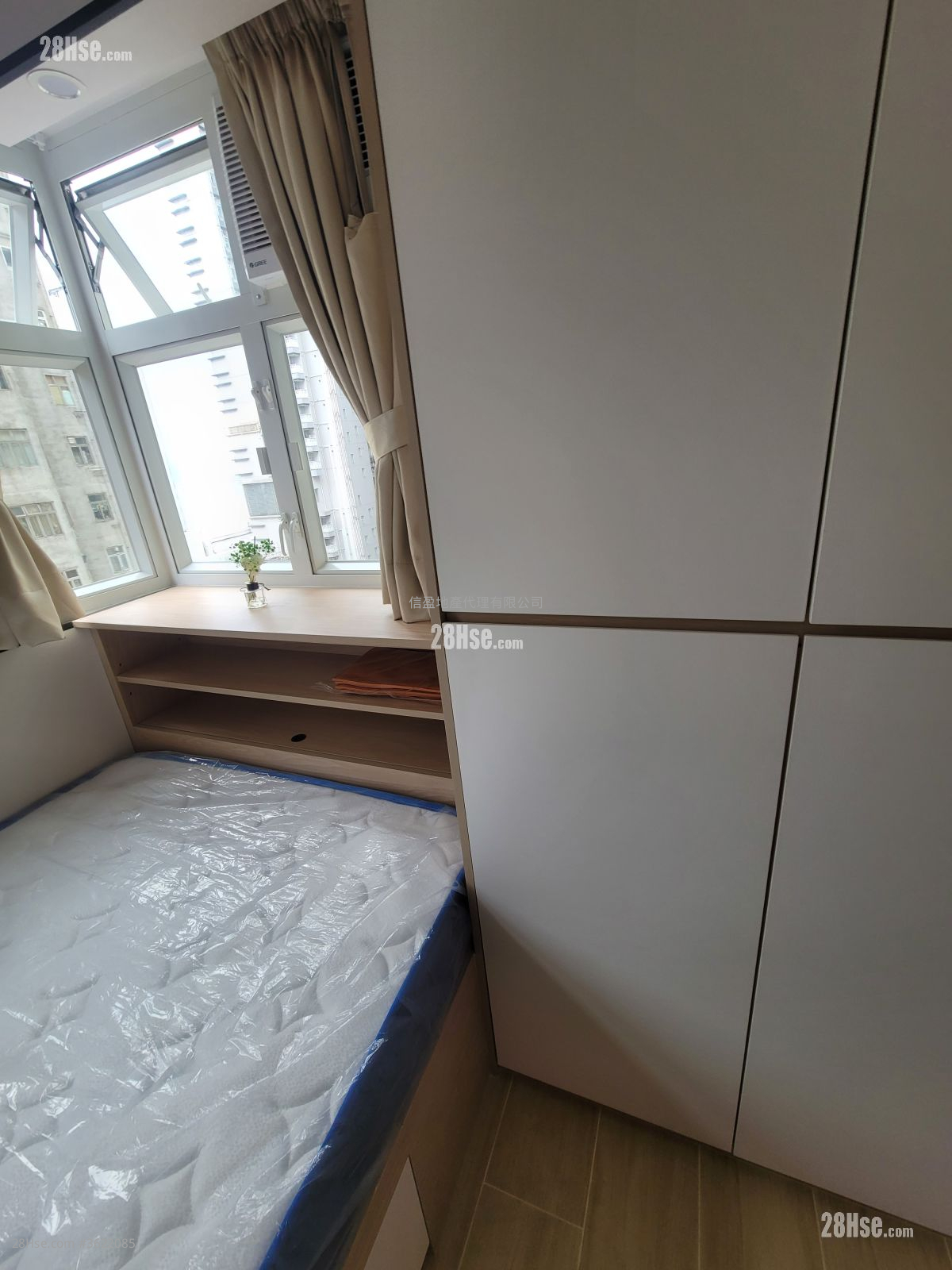 Kiu Kwan Mansion Rental 1 Bedroom , 1 Bathroom 210 ft² ( 19.5 m² ) Kiu Kwan Mansion Rental 1 Bedroom , 1 Bathroom 210 ft² ( 19.5 m² )