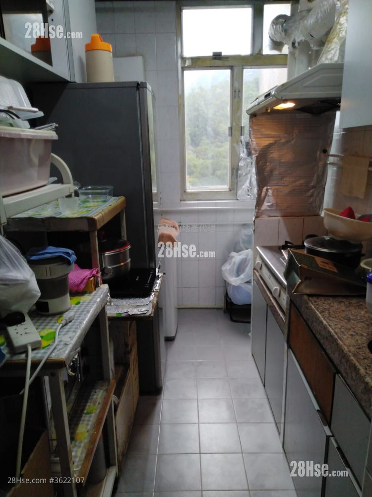 Kam Ying Court Sell 3 Bedrooms , 1 Bathroom 645 ft² ( 59.9 m² ) Kam Ying Court Sell 3 Bedrooms , 1 Bathroom 645 ft² ( 59.9 m² )