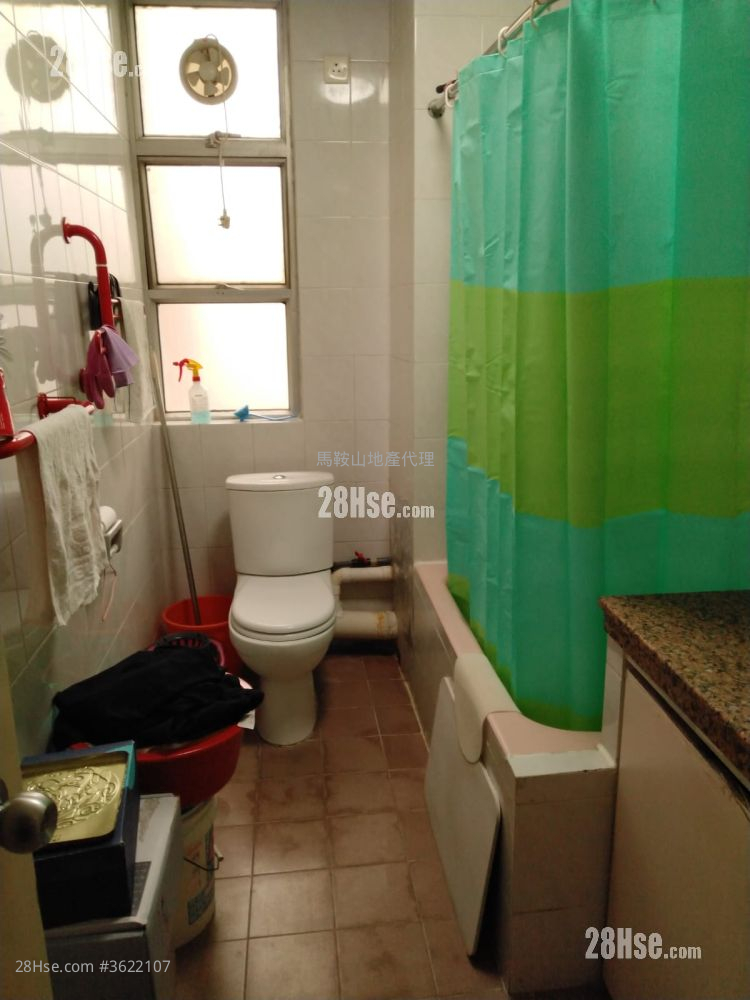 Kam Ying Court Sell 3 Bedrooms , 1 Bathroom 645 ft² ( 59.9 m² ) Kam Ying Court Sell 3 Bedrooms , 1 Bathroom 645 ft² ( 59.9 m² )