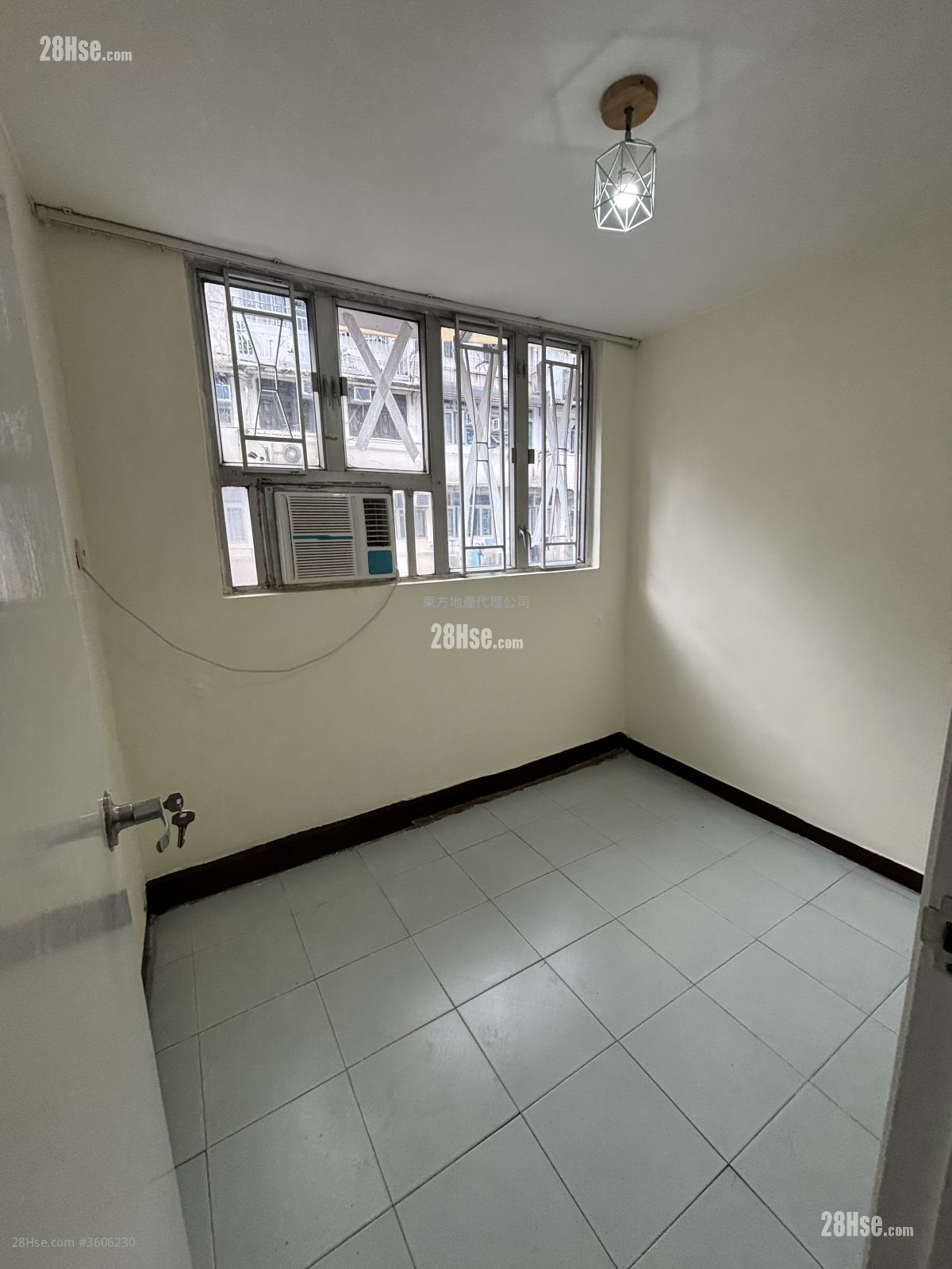 I-Feng Mansions Rental 3 Bedrooms , 1 Bathroom 389 ft² ( 36.1 m² ) I-Feng Mansions Rental 3 Bedrooms , 1 Bathroom 389 ft² ( 36.1 m² )