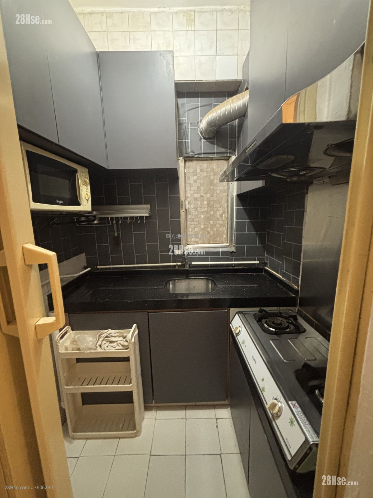 I-Feng Mansions Rental 3 Bedrooms , 1 Bathroom 389 ft² ( 36.1 m² ) I-Feng Mansions Rental 3 Bedrooms , 1 Bathroom 389 ft² ( 36.1 m² )