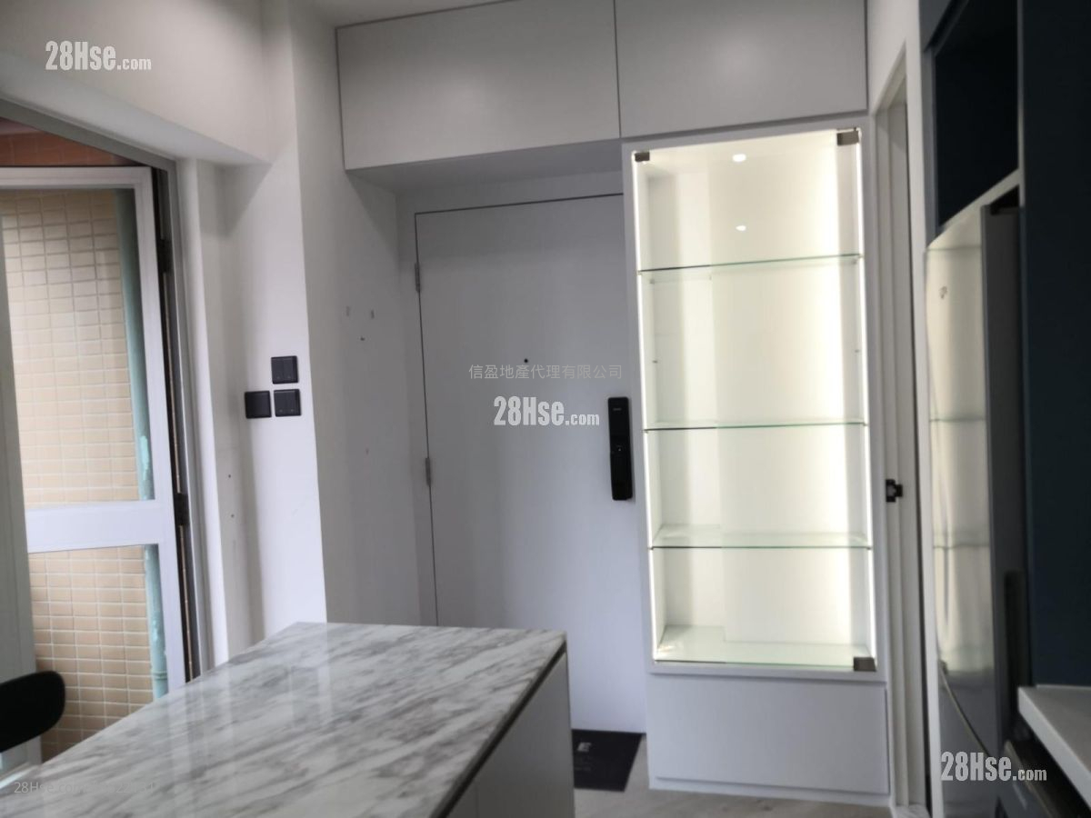 港逸轩 租盘 2 房 316 平方尺 ( 29.4 平方米 ) 港逸轩 租盘 2 房 316 平方尺 ( 29.4 平方米 )