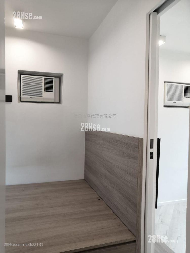 港逸轩 租盘 2 房 316 平方尺 ( 29.4 平方米 ) 港逸轩 租盘 2 房 316 平方尺 ( 29.4 平方米 )