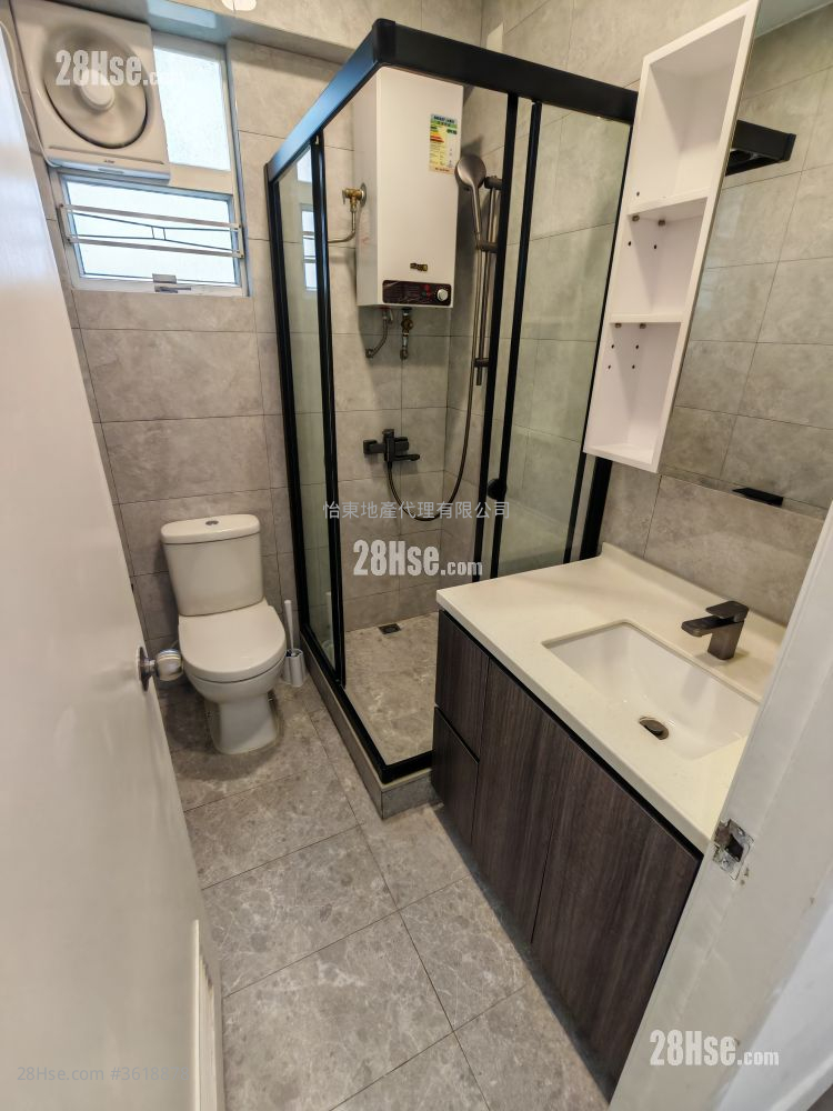 单幢楼房 租盘 2 房 , 1 浴室 555 平方尺 ( 51.6 平方米 ) 单幢楼房 租盘 2 房 , 1 浴室 555 平方尺 ( 51.6 平方米 )