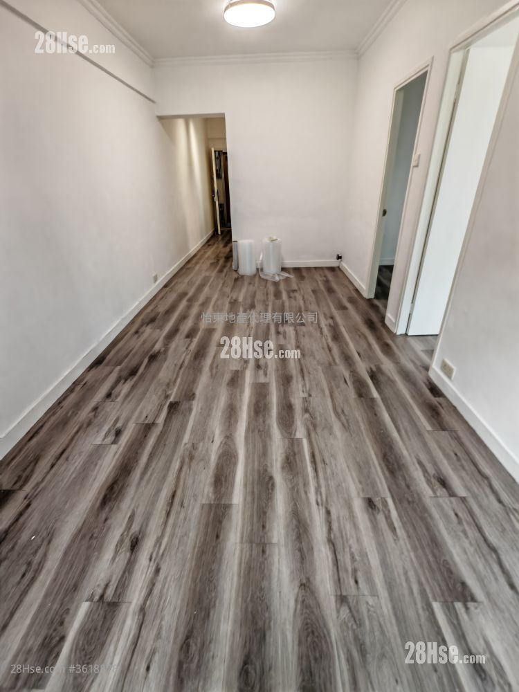 单幢楼房 租盘 2 房 , 1 浴室 555 平方尺 ( 51.6 平方米 ) 单幢楼房 租盘 2 房 , 1 浴室 555 平方尺 ( 51.6 平方米 )