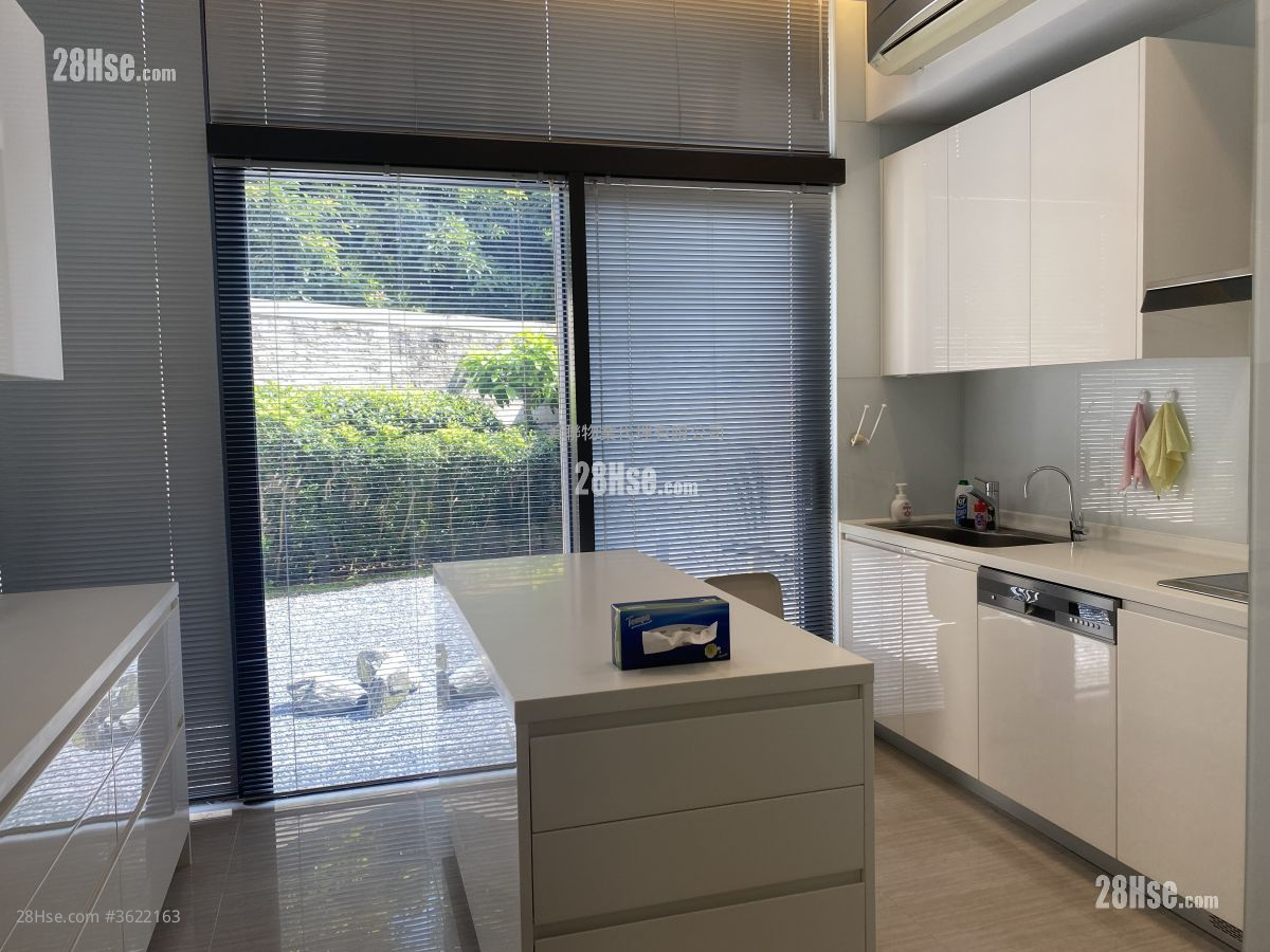 The Vineyard Sell 3 Bedrooms 1,591 ft² ( 147.8 m² ) The Vineyard Sell 3 Bedrooms 1,591 ft² ( 147.8 m² )