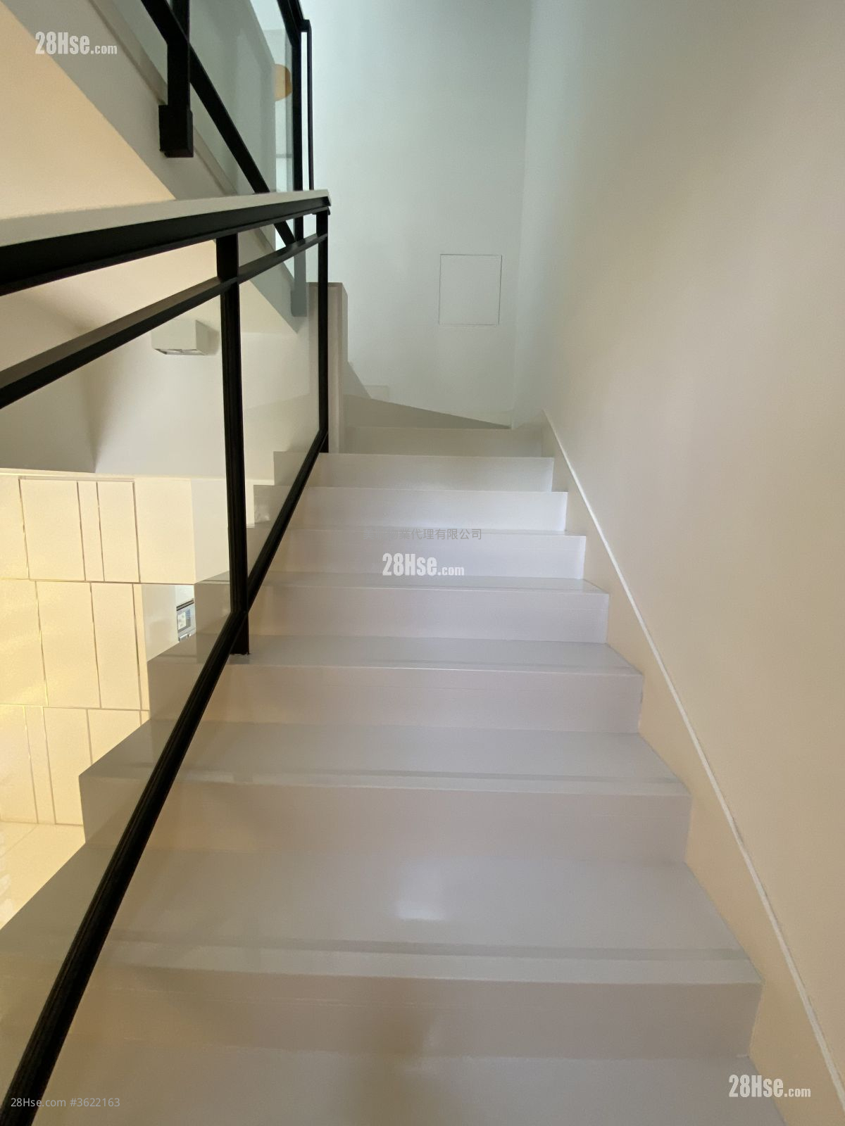 The Vineyard Sell 3 Bedrooms 1,591 ft² ( 147.8 m² ) The Vineyard Sell 3 Bedrooms 1,591 ft² ( 147.8 m² )