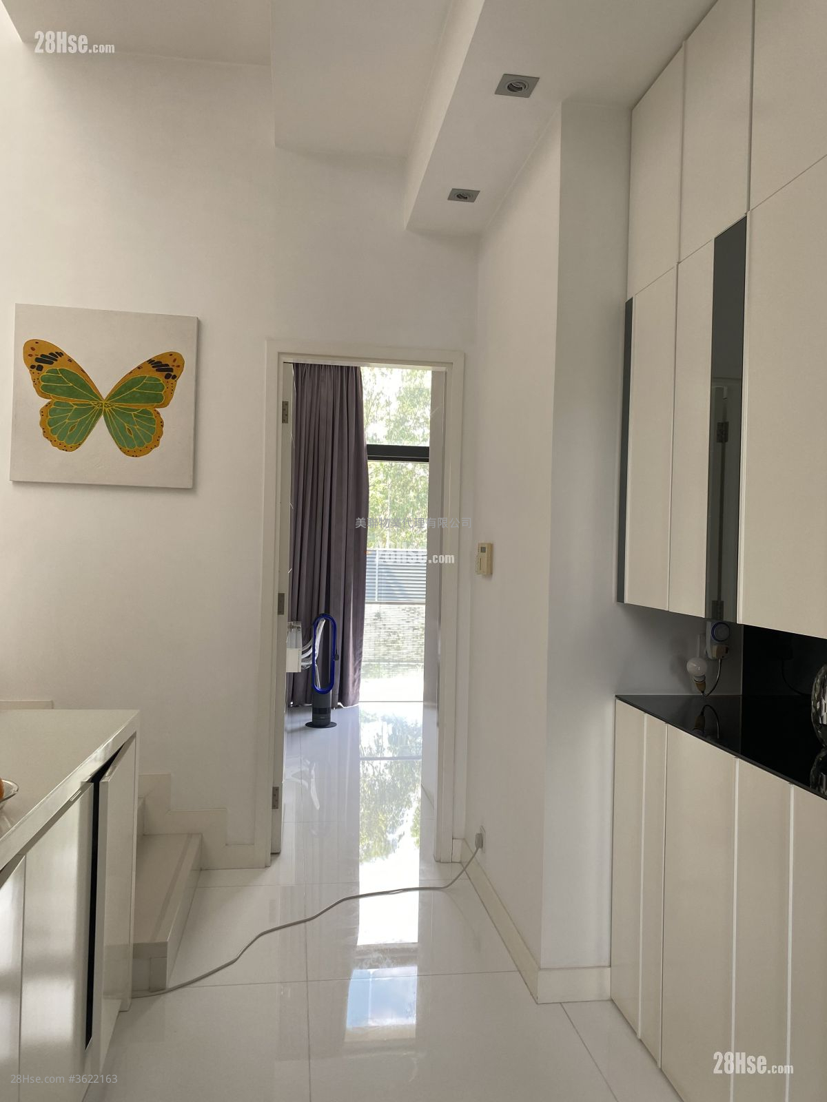 The Vineyard Sell 3 Bedrooms 1,591 ft² ( 147.8 m² ) The Vineyard Sell 3 Bedrooms 1,591 ft² ( 147.8 m² )