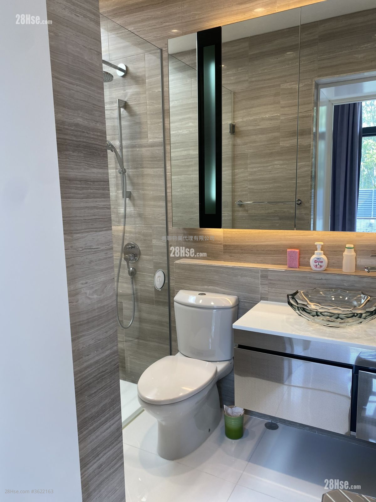 The Vineyard Sell 3 Bedrooms 1,591 ft² ( 147.8 m² ) The Vineyard Sell 3 Bedrooms 1,591 ft² ( 147.8 m² )