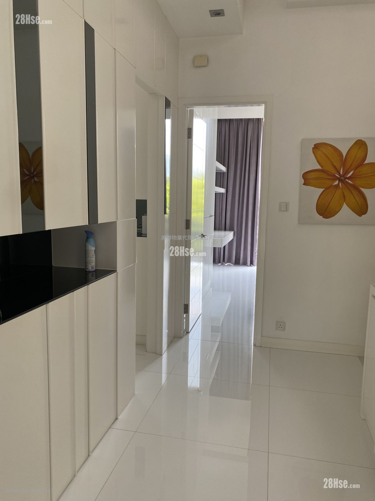 The Vineyard Sell 3 Bedrooms 1,591 ft² ( 147.8 m² ) The Vineyard Sell 3 Bedrooms 1,591 ft² ( 147.8 m² )