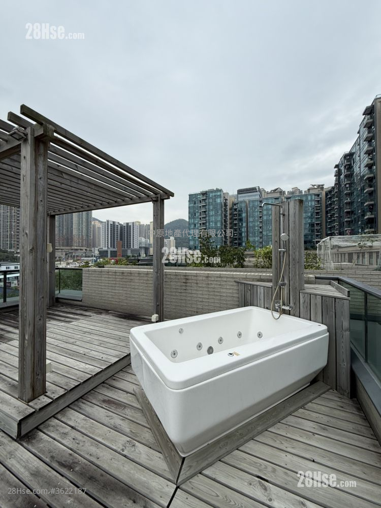 Capri Sell 4 Bedrooms , 3 Bathrooms 1,987 ft² ( 184.6 m² ) Capri Sell 4 Bedrooms , 3 Bathrooms 1,987 ft² ( 184.6 m² )