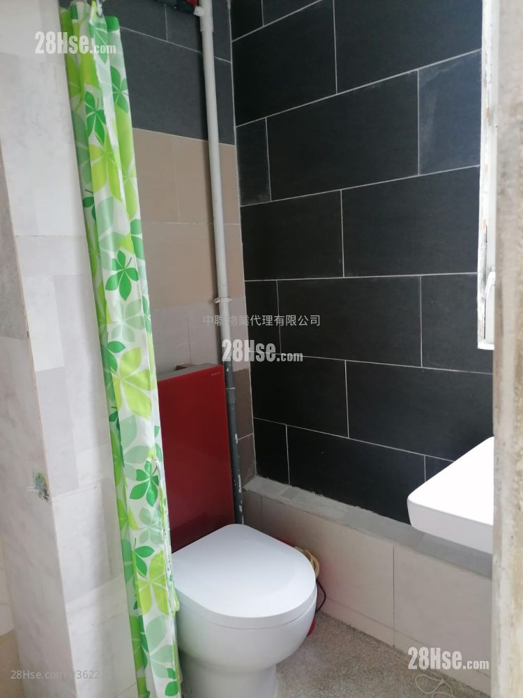 Pok Hong Estate Sell 443 ft² ( 41.2 m² ) Pok Hong Estate Sell 443 ft² ( 41.2 m² )