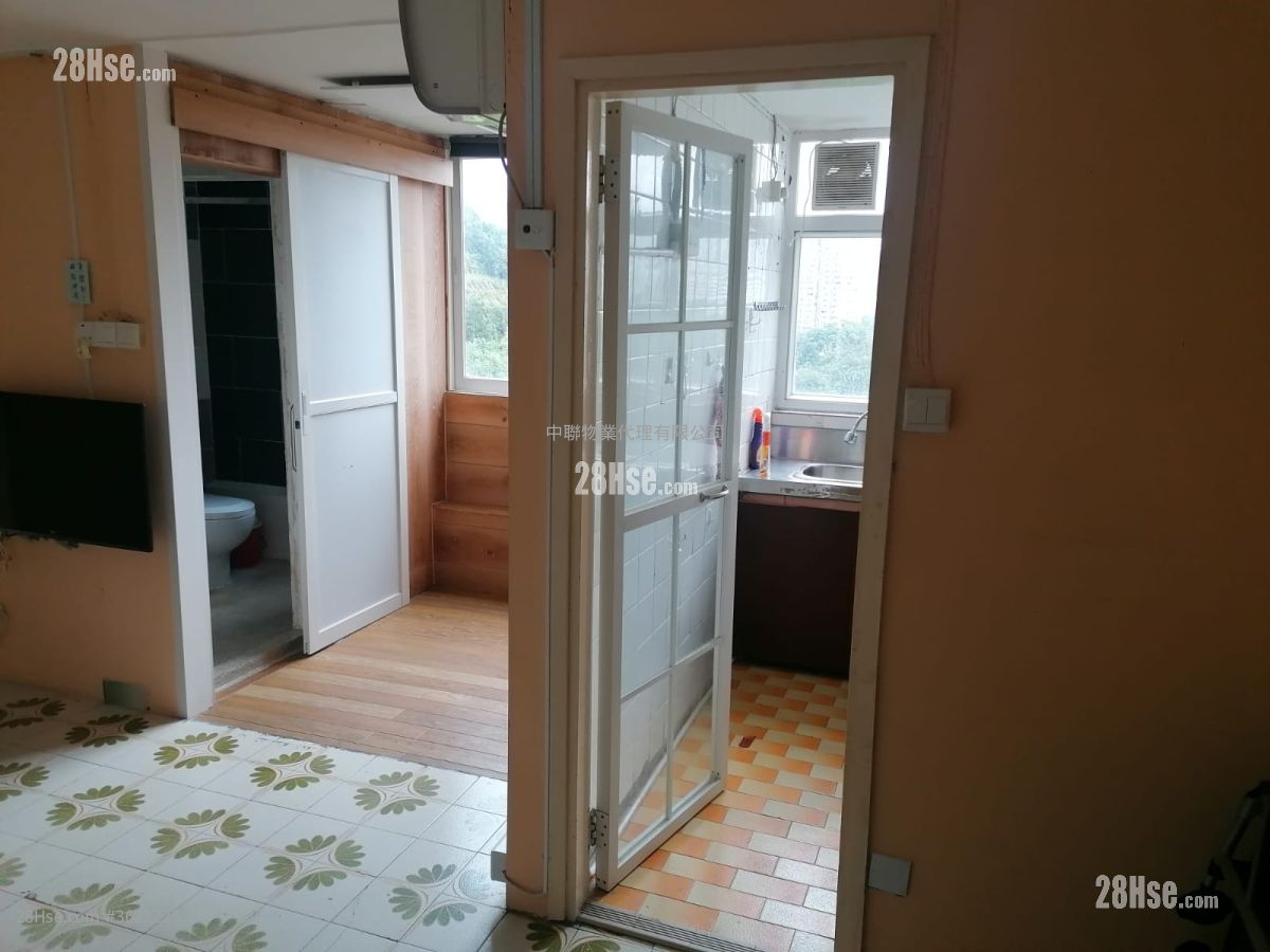 Pok Hong Estate Sell 443 ft² ( 41.2 m² ) Pok Hong Estate Sell 443 ft² ( 41.2 m² )