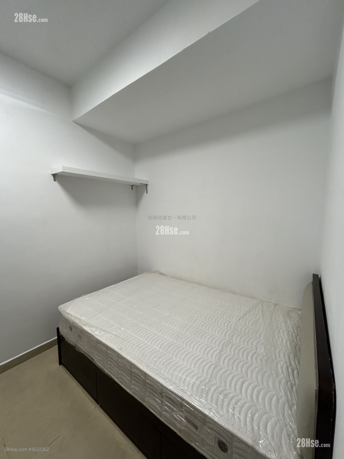 Kimberley Mansion Rental Studio , 1 Bathroom 120 ft² ( 11.1 m² ) Kimberley Mansion Rental Studio , 1 Bathroom 120 ft² ( 11.1 m² )