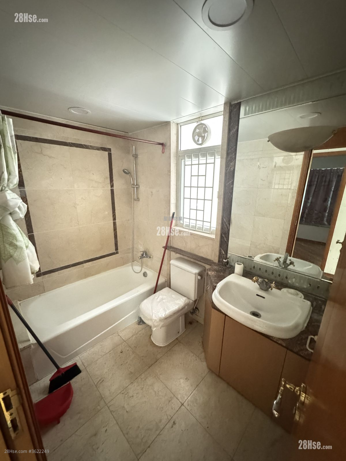 海逸豪园 租盘 2 房 , 1 浴室 541 平方尺 ( 50.3 平方米 ) 海逸豪园 租盘 2 房 , 1 浴室 541 平方尺 ( 50.3 平方米 )