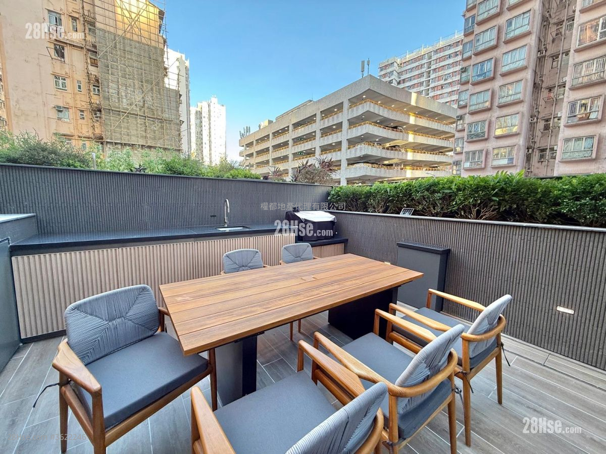 Phoenext Rental 1 Bedroom , 1 Bathroom 261 ft² ( 24.2 m² ) Phoenext Rental 1 Bedroom , 1 Bathroom 261 ft² ( 24.2 m² )