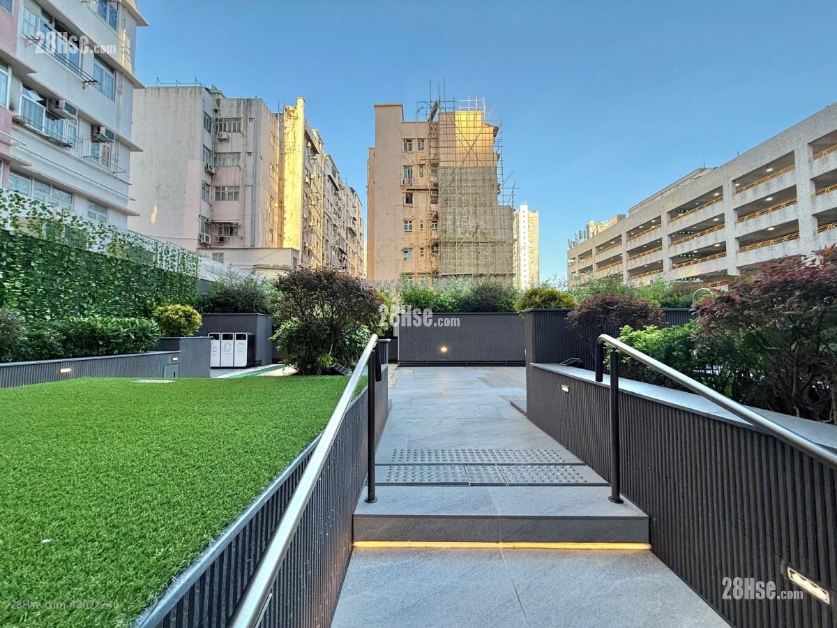 Phoenext Rental 1 Bedroom , 1 Bathroom 261 ft² ( 24.2 m² ) Phoenext Rental 1 Bedroom , 1 Bathroom 261 ft² ( 24.2 m² )