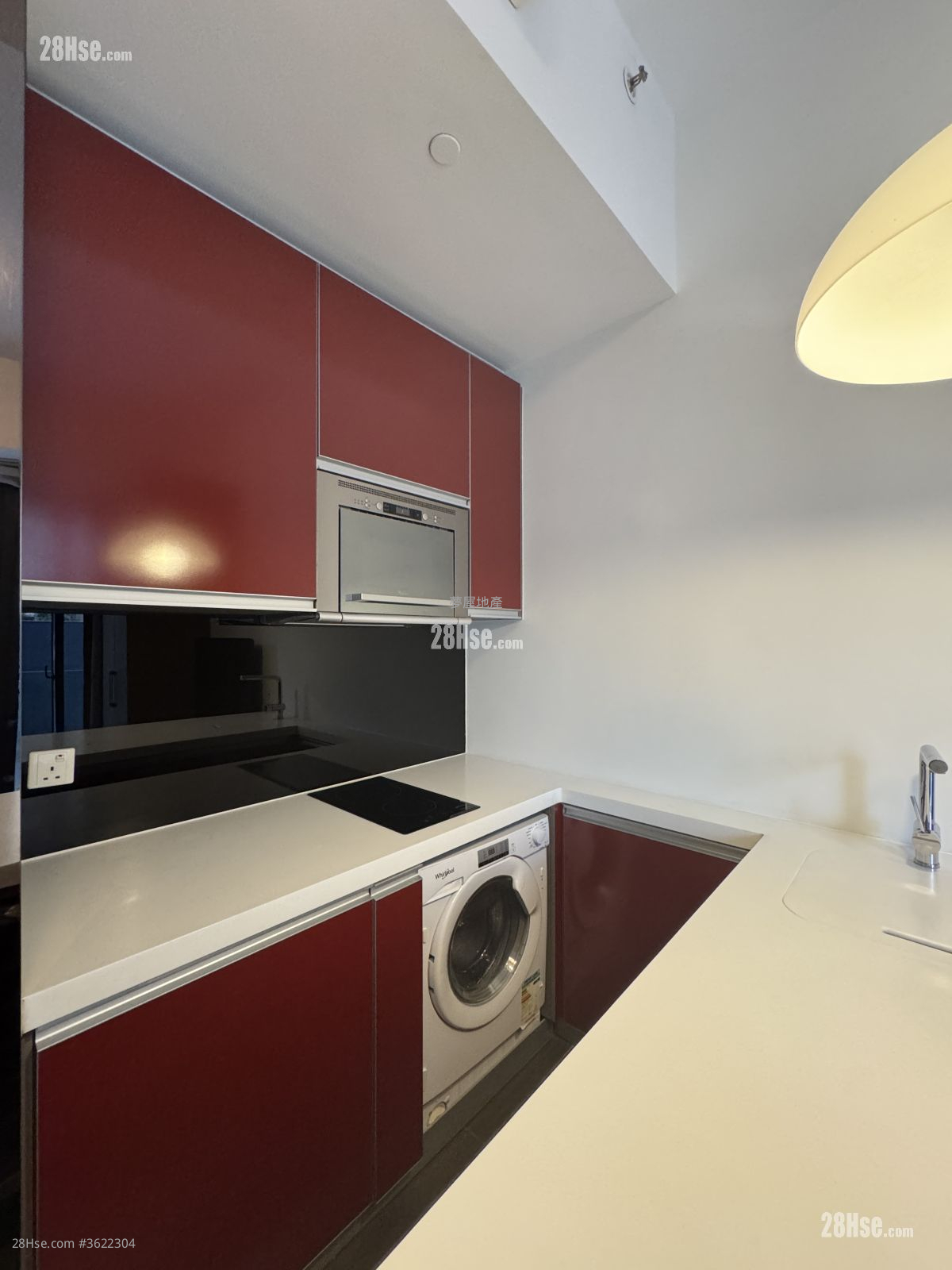 Queen's Cube Rental Studio , 1 Bathroom 270 ft² ( 25.1 m² ) Queen's Cube Rental Studio , 1 Bathroom 270 ft² ( 25.1 m² )