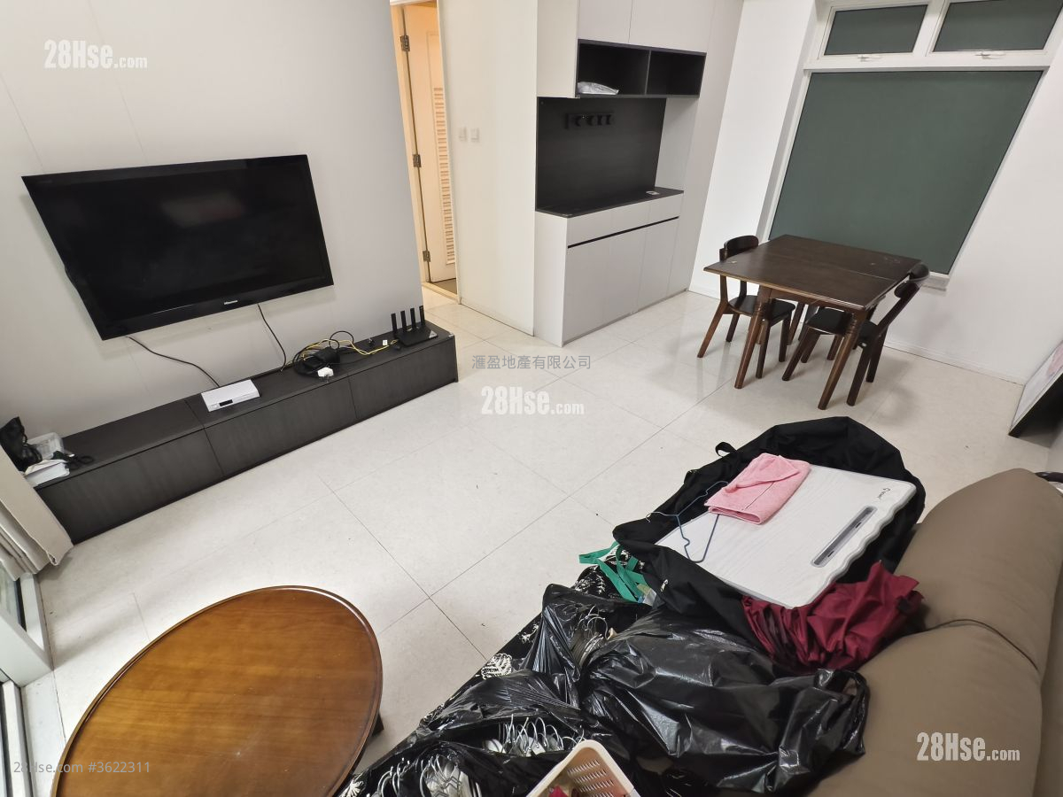 峻滢 租盘 3 房 , 2 浴室 694 平方尺 ( 64.5 平方米 ) 峻滢 租盘 3 房 , 2 浴室 694 平方尺 ( 64.5 平方米 )