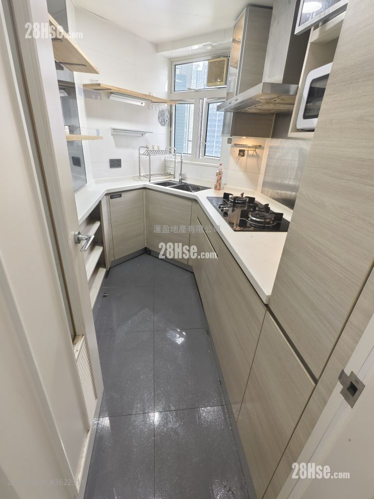 峻滢 租盘 3 房 , 2 浴室 694 平方尺 ( 64.5 平方米 ) 峻滢 租盘 3 房 , 2 浴室 694 平方尺 ( 64.5 平方米 )