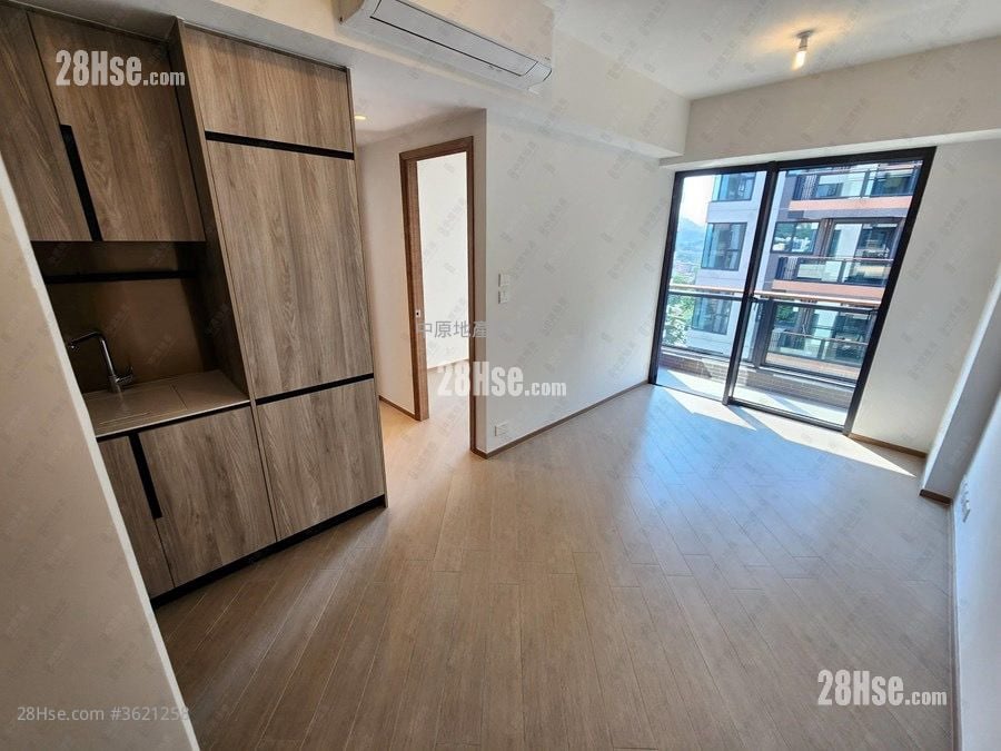 High Park Sell 2 Bedrooms , 1 Bathroom 445 ft² ( 41.3 m² )