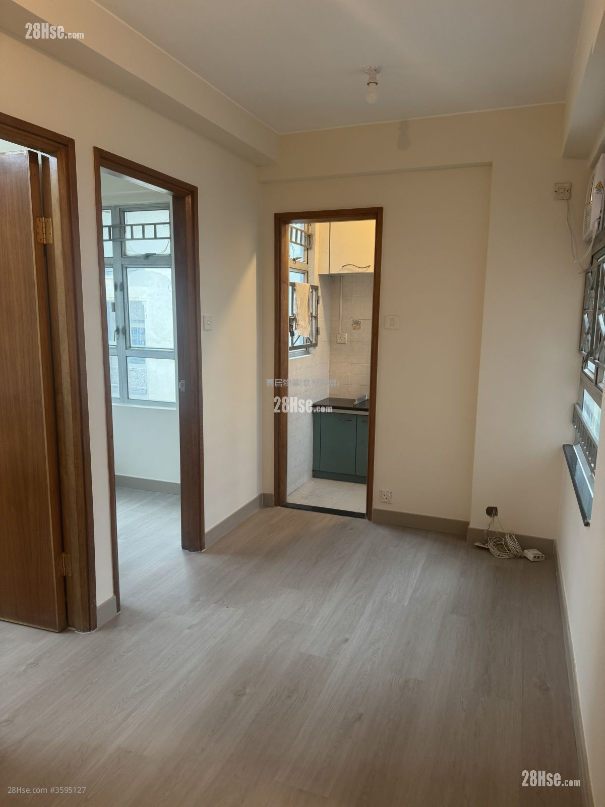 Siu Cheong Building Sell 2 Bedrooms , 1 Bathroom 255 ft² ( 23.7 m² )