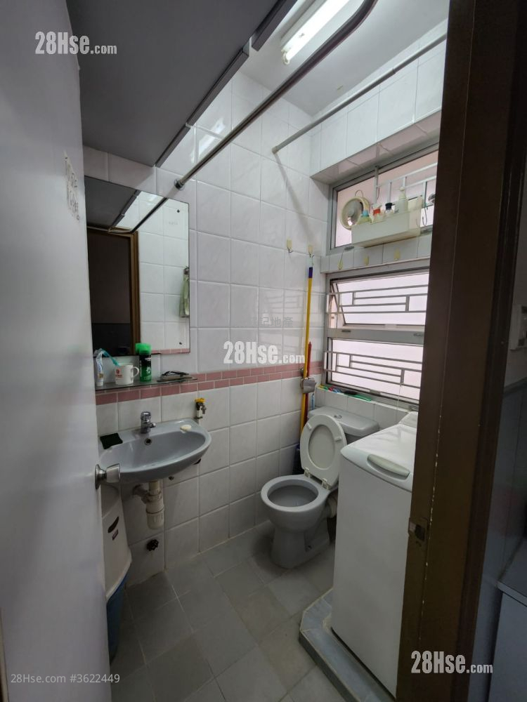 高威楼 售盘 1 房 , 1 厕所 350 平方尺 ( 32.5 平方米 ) 高威楼 售盘 1 房 , 1 厕所 350 平方尺 ( 32.5 平方米 )