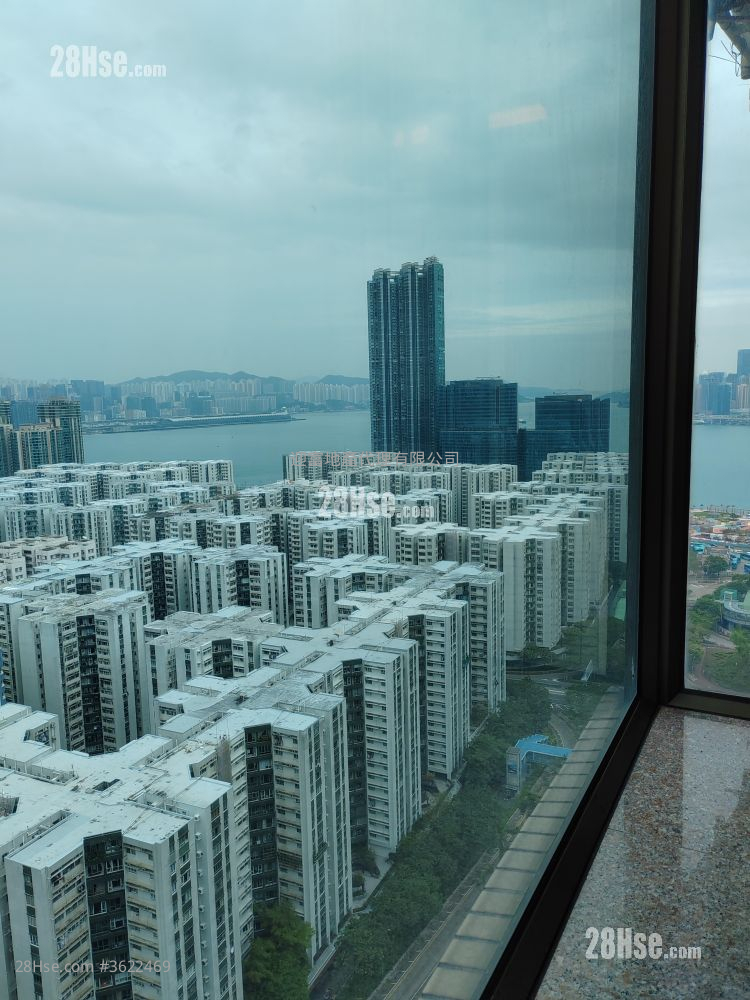 Royal Peninsula Sell 2 Bedrooms , 1 Bathroom 567 ft² ( 52.7 m² )