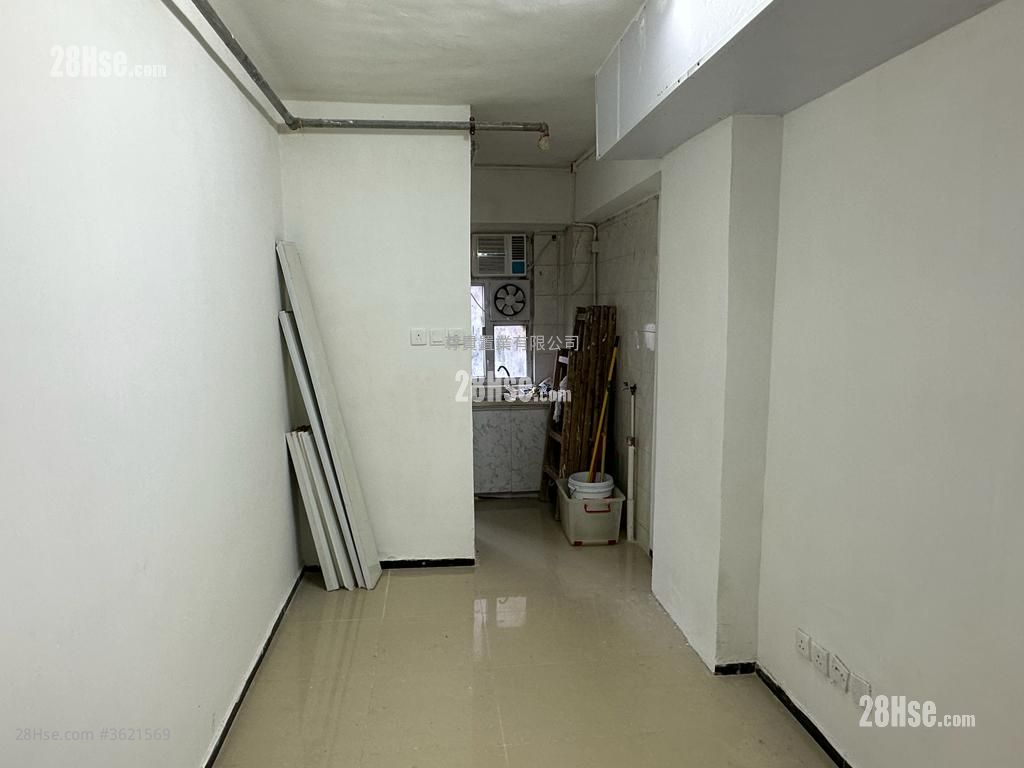 Ming Yin Building Rental Studio , 1 Bathroom 180 ft² ( 16.7 m² ) Ming Yin Building Rental Studio , 1 Bathroom 180 ft² ( 16.7 m² )