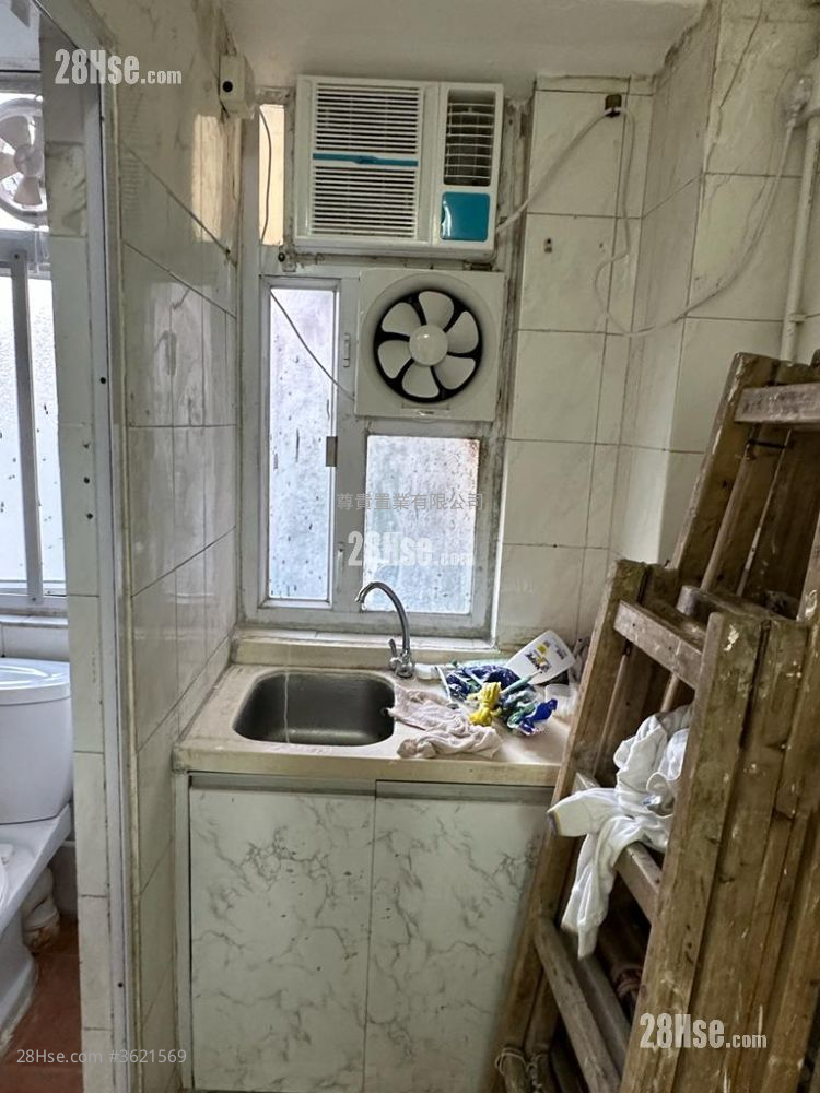 Ming Yin Building Rental Studio , 1 Bathroom 180 ft² ( 16.7 m² ) Ming Yin Building Rental Studio , 1 Bathroom 180 ft² ( 16.7 m² )