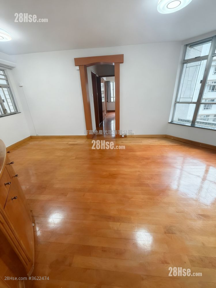 黄埔花园 租盘 3 房 , 2 浴室 617 平方尺 ( 57.3 平方米 ) 黄埔花园 租盘 3 房 , 2 浴室 617 平方尺 ( 57.3 平方米 )