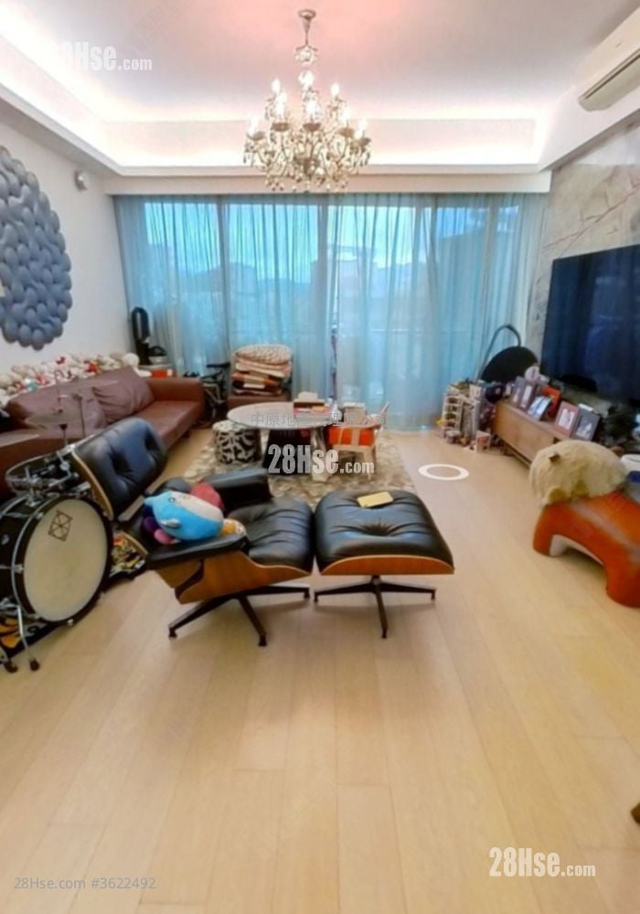 Dragons Range Sell 4 Bedrooms , 2 Bathrooms 1,490 ft² ( 138.4 m² )