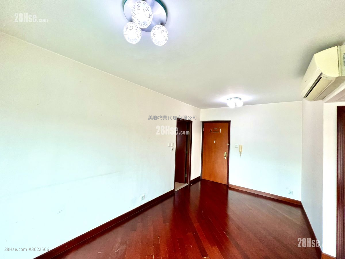 living room: Bellagio Sell 2 Bedrooms , 1 Bathroom 515 ft² ( 47.8 m² ) living room: Bellagio Sell 2 Bedrooms , 1 Bathroom 515 ft² ( 47.8 m² )