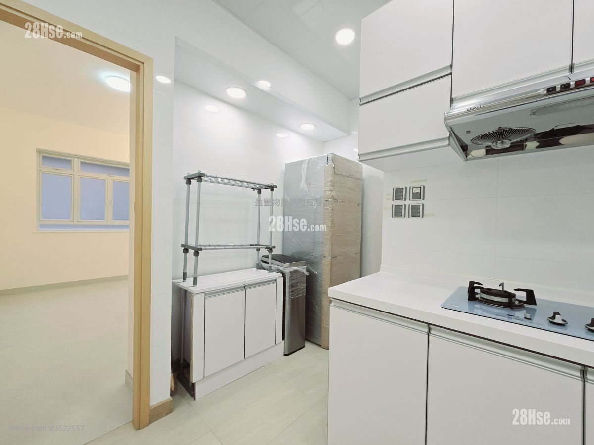 海宫大厦 租盘 637 平方尺 ( 59.2 平方米 ) 海宫大厦 租盘 637 平方尺 ( 59.2 平方米 )