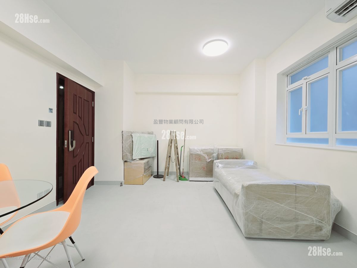 海宫大厦 租盘 637 平方尺 ( 59.2 平方米 ) 海宫大厦 租盘 637 平方尺 ( 59.2 平方米 )