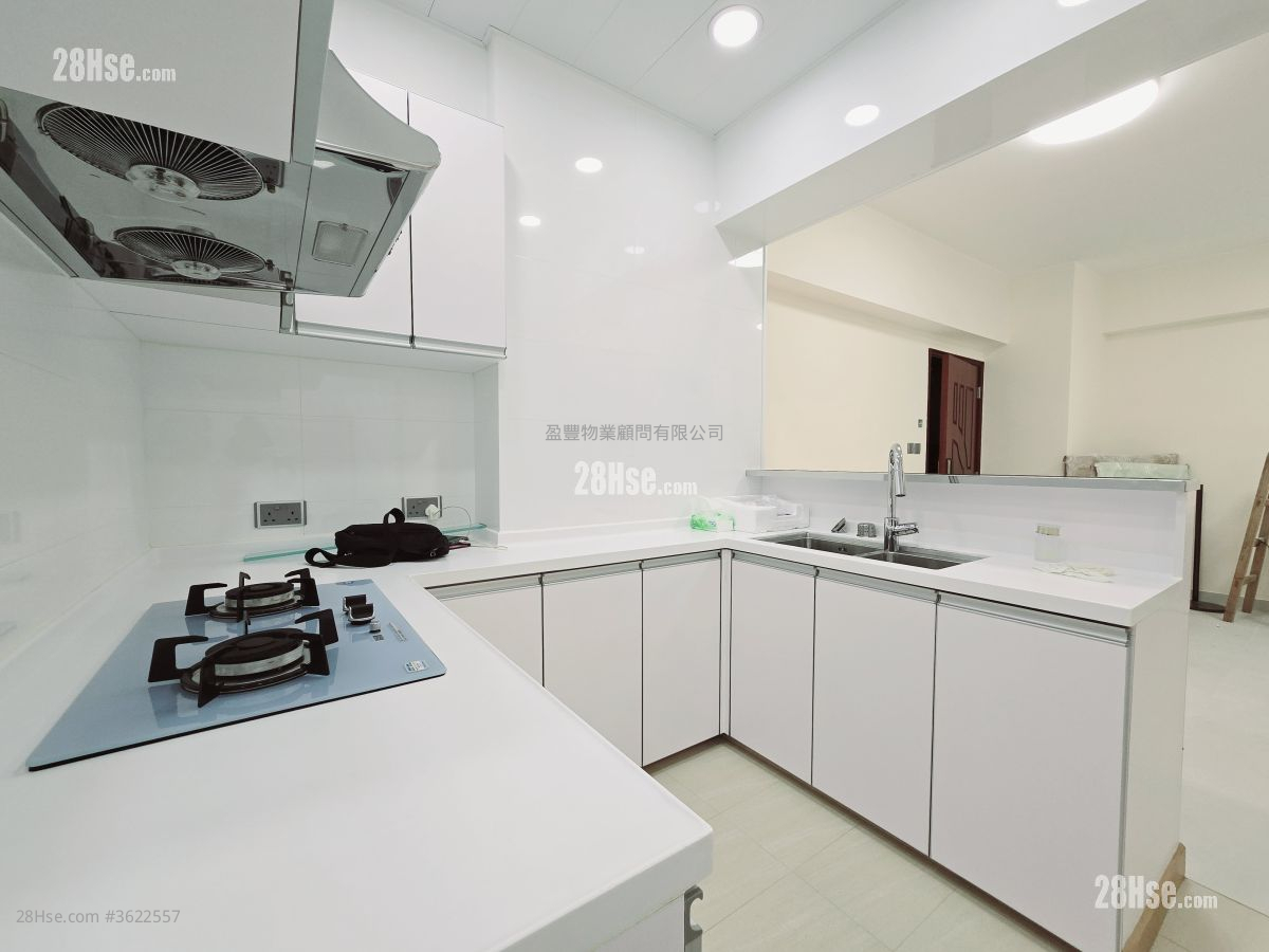 海宫大厦 租盘 637 平方尺 ( 59.2 平方米 ) 海宫大厦 租盘 637 平方尺 ( 59.2 平方米 )