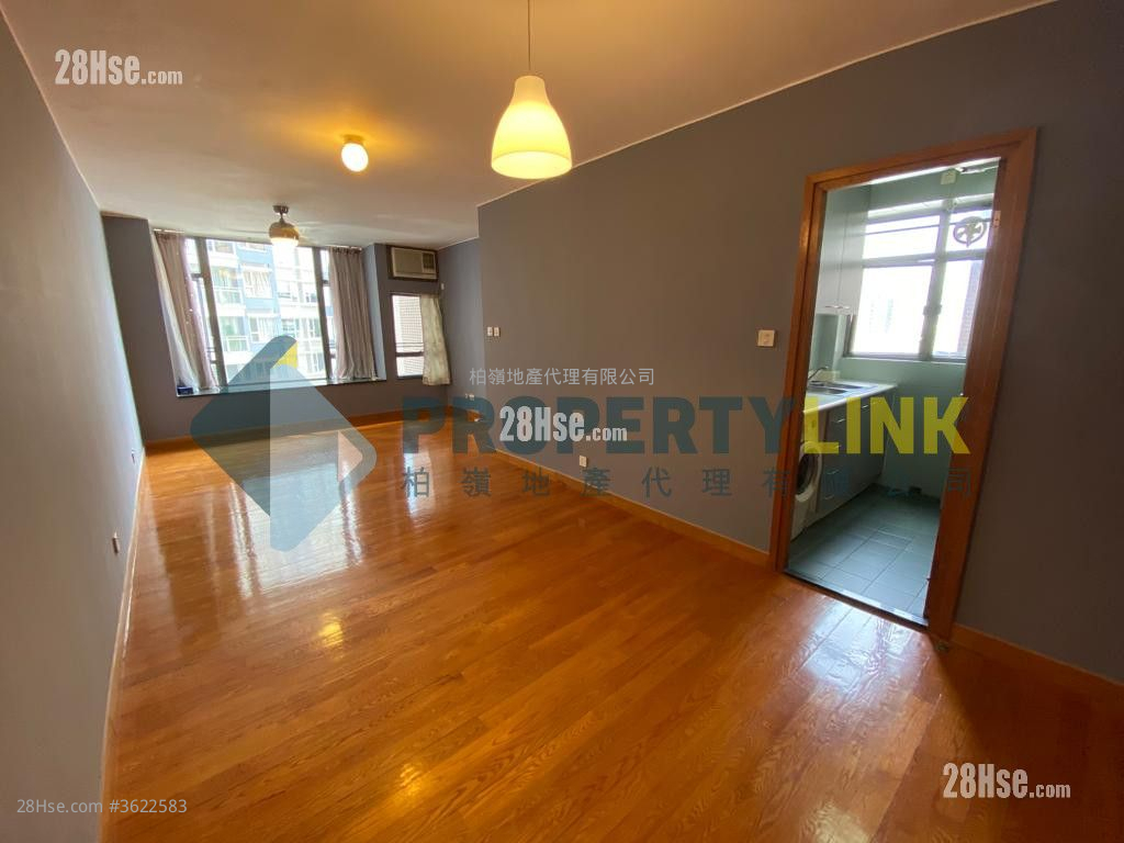 Hollywood Terrace Sell 616 ft² ( 57.2 m² ) Hollywood Terrace Sell 616 ft² ( 57.2 m² )